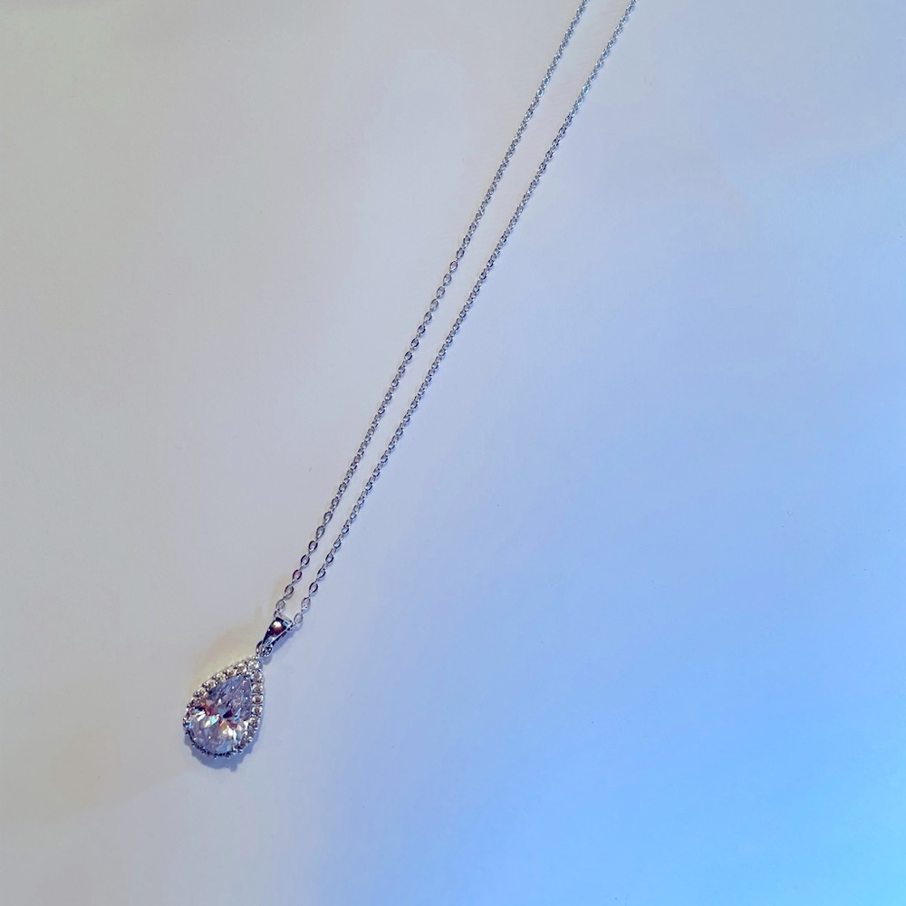 Tear drop CZ halo necklace!